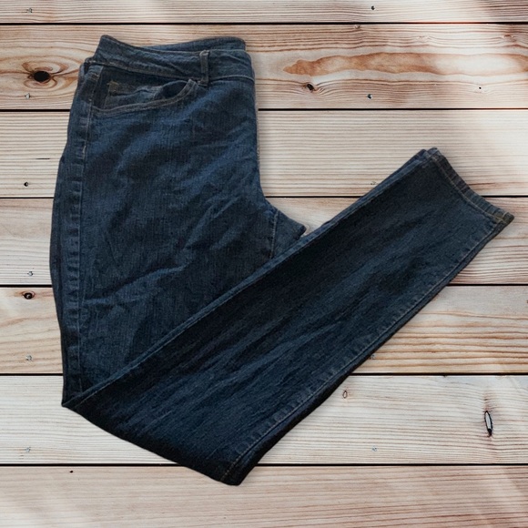 Ardene Stretchy Skinny Jeans - Picture 1 of 7